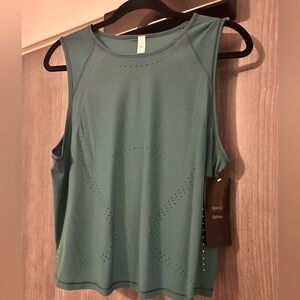 Lululemon Sculpt Tank Perforation, size 12